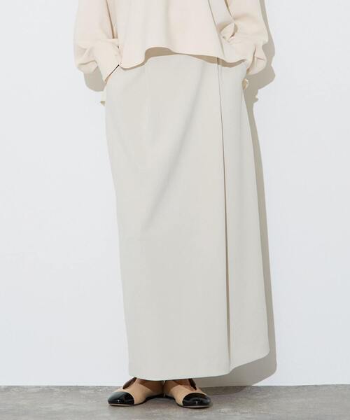 Liesse（リエス）の「【定番】タックタイトスカート（スカート・レディース・アイボリー/ブラック/ブラウン・2/3）」の2枚目の写真