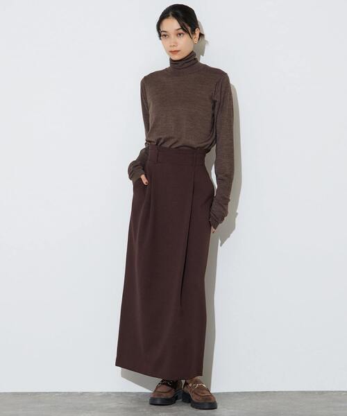 Liesse（リエス）の「【定番】タックタイトスカート（スカート・レディース・アイボリー/ブラック/ブラウン・2/3）」の5枚目の写真