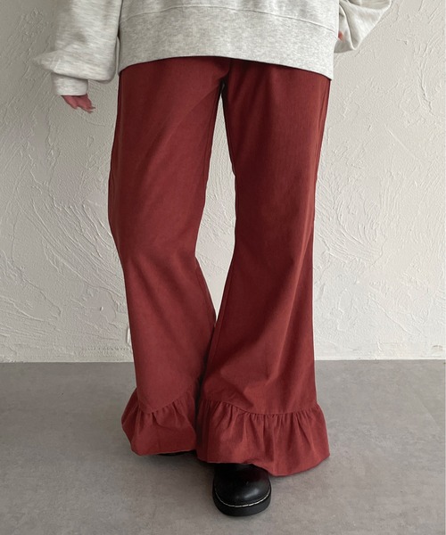 kutir（クティール）の「コーデュロイフリルフレアパンツ（その他パンツ・レディース・ブラック/アイボリー/オレンジ/ブラウン・FREE）」の4枚目の写真