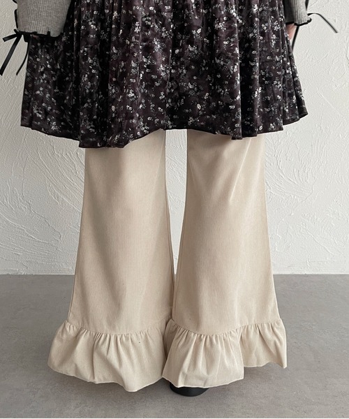 kutir（クティール）の「コーデュロイフリルフレアパンツ（その他パンツ・レディース・ブラック/アイボリー/オレンジ/ブラウン・FREE）」の6枚目の写真