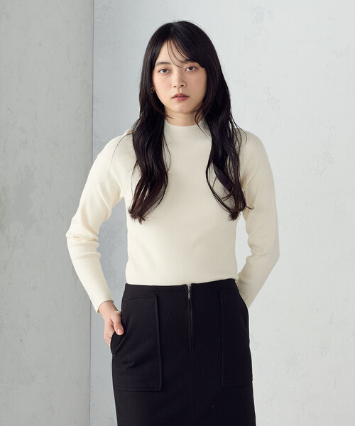 COMME CA ISM（コムサイズム）の「【ウォッシャブル】ベーシック ハイネックニット（ニット/セーター・レディース・ホワイト/ブラック/レッド/ベージュ・MEDIUM/LARGE）」の8枚目の写真