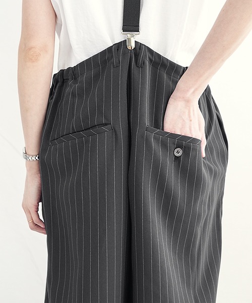 SOLAMONAT LARME（ソラモナラーム）の「ストライプサスペンダーパンツ（その他パンツ・レディース・ブラック/チャコール/グレー・38）」の20枚目の写真