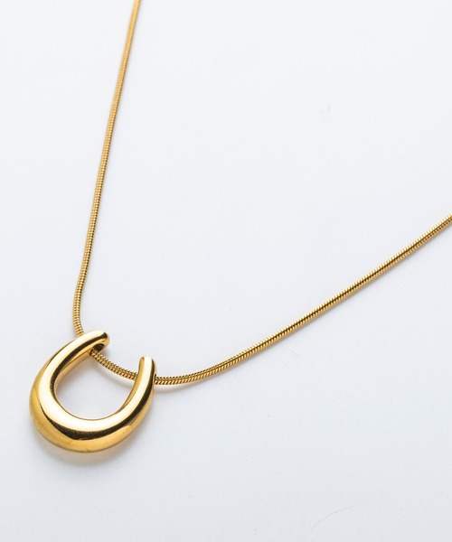 AJUGA.（アジュガ）の「ホースシューネックレス（ネックレス・レディース・ゴールド・ONE SIZE）」の4枚目の写真