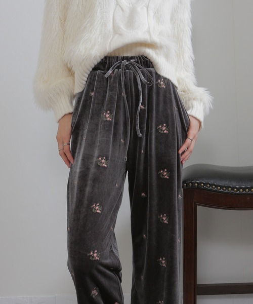 花柄刺繍 ベロア イージーワイド パンツ（裏地付き）（その他パンツ