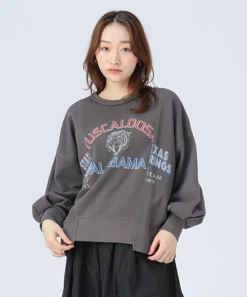 BEAMS HEART(ビームスハート)の「リメイク風 プリント プルオーバー(スウェット・レディース・レッド/ホワイト系その他5/チャコールグレー・FREE)」の3枚目の写真
