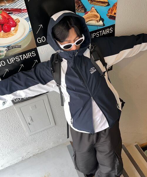 TRAVEL（トラベル）の「バルーンウィンドブレーカー ネイビー（ナイロンジャケット・レディース・その他・SMALL/LARGE/MEDIUM）」の5枚目の写真