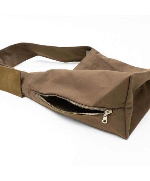 yorozu（ヨロズ）の「yorozu JP CANVAS SASH SHOULDER NO2 ARCHIVE EDITION (111Y101)（ショルダーバッグ・メンズ・カーキ/グレー系その他・FREE）」の14枚目の写真