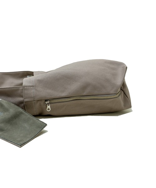 yorozu（ヨロズ）の「yorozu JP CANVAS SASH SHOULDER NO2 ARCHIVE EDITION (111Y101)（ショルダーバッグ・メンズ・カーキ/グレー系その他・FREE）」の19枚目の写真