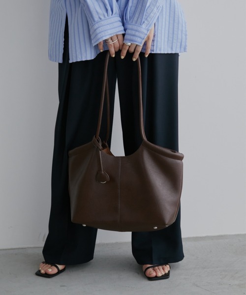 Aunt Marie's(アントマリーズ)の「【リニューアル】ロングショルダートートバッグ/ポーチ付き(トートバッグ・レディース・ブラウン/ブラック・FREE)」の18枚目の写真