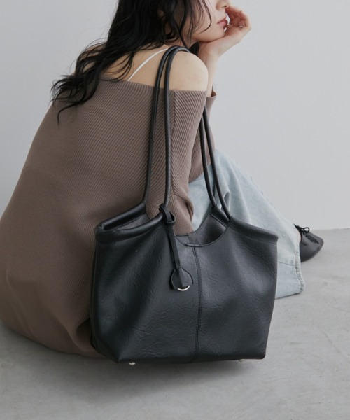 Aunt Marie's(アントマリーズ)の「【リニューアル】ロングショルダートートバッグ/ポーチ付き(トートバッグ・レディース・ブラウン/ブラック・FREE)」の4枚目の写真