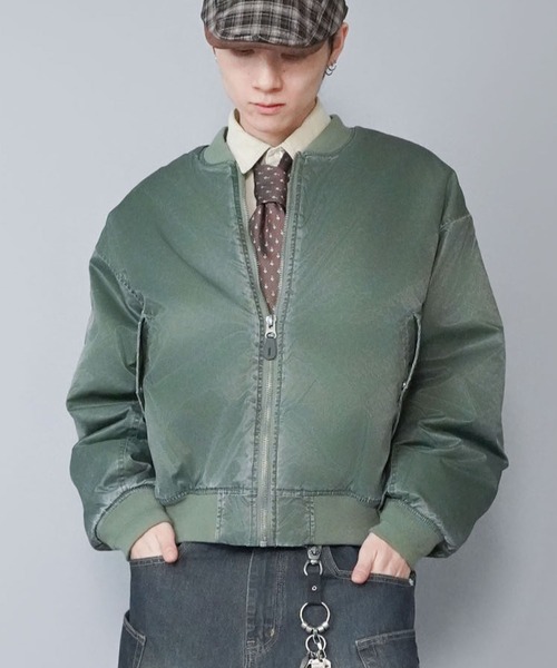 SPINNS（スピンズ）の「短丈MA-1ブルゾン/ヴィンテージライク加工/ユニセックス（MA-1・メンズ・グレー/ブラック/カーキ・ONESIZE）」の3枚目の写真