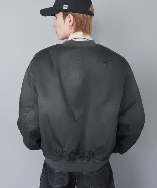 SPINNS（スピンズ）の「短丈MA-1ブルゾン/ヴィンテージライク加工/ユニセックス（MA-1・メンズ・グレー/ブラック/カーキ・ONESIZE）」の11枚目の写真