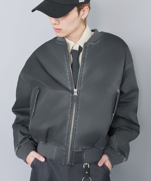 SPINNS（スピンズ）の「短丈MA-1ブルゾン/ヴィンテージライク加工/ユニセックス（MA-1・メンズ・グレー/ブラック/カーキ・ONESIZE）」の12枚目の写真