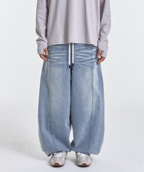 KICHUL(キチョル)の「Denim sweat balloon pants (light blue)(デニムパンツ・メンズ・その他・X-SMALL/SMALL/MEDIUM/LARGE)」の2枚目の写真
