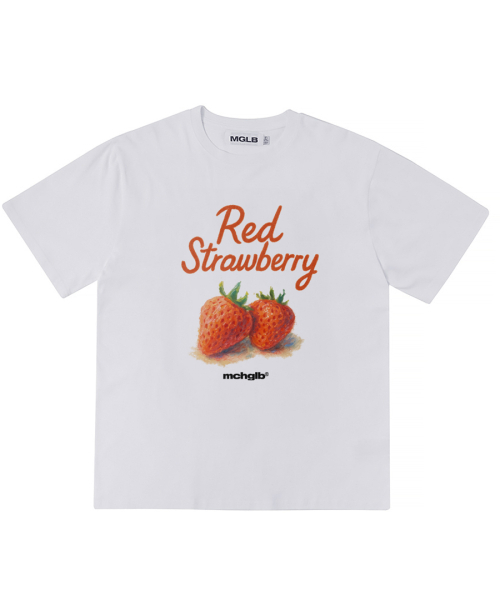 MATCHGLOBE(マッチグローブ)の「レッドストロベリーオーバーサイズTシャツ(ホワイト)(Tシャツ/カットソー・レディース・その他・FREE)」の1枚目の写真
