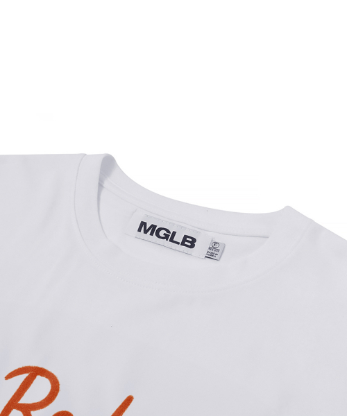 MATCHGLOBE(マッチグローブ)の「レッドストロベリーオーバーサイズTシャツ(ホワイト)(Tシャツ/カットソー・レディース・その他・FREE)」の3枚目の写真