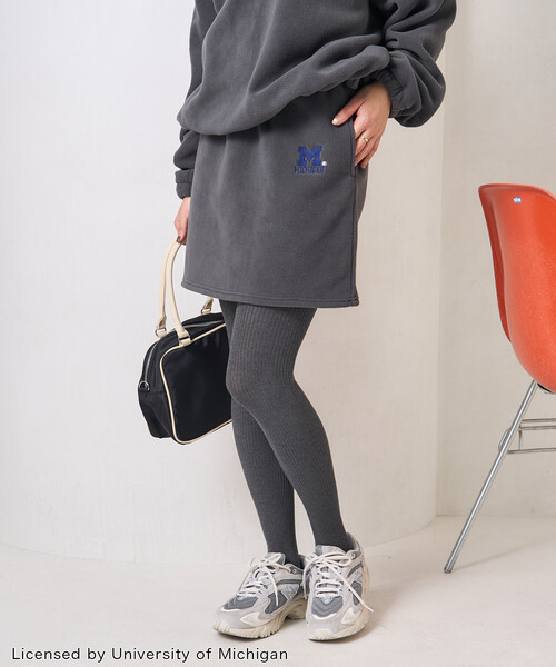 FREAK'S STORE(フリークスストア)の「カレッジロゴ フリース ミニスカート<セットアップ対応>(スカート・レディース・ネイビー/チャコール/レッド・フリ-)」の2枚目の写真