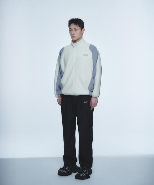HYUNFIT（ヒョンフィット）の「FLEECE BIG LOGO JACKET-[IVORY]（その他アウター・メンズ・その他・MEDIUM/LARGE/X-LARGE）」の3枚目の写真