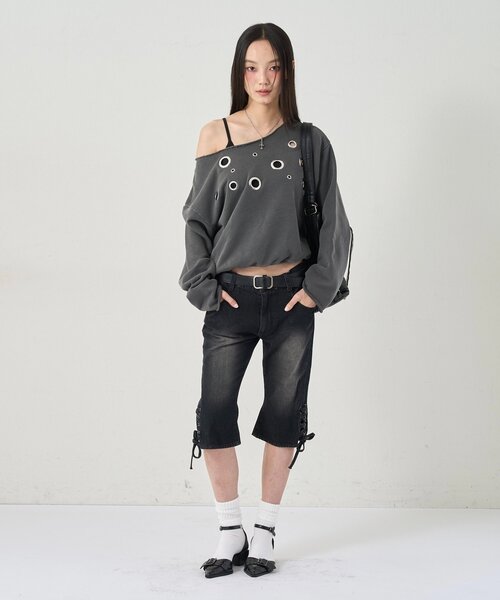 WHO'S WHO gallery（フーズフーギャラリー）の「フロントアイレットオフショルスウェット（スウェット・レディース・チャコールグレー/サックスブルー/カーキ/ネイビー/ライトグレー/レッド・FREE）」の7枚目の写真