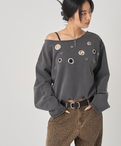 WHO'S WHO gallery（フーズフーギャラリー）の「フロントアイレットオフショルスウェット（スウェット・レディース・チャコールグレー/サックスブルー/カーキ/ネイビー/ライトグレー/レッド・FREE）」の8枚目の写真