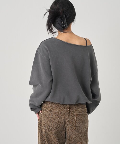 WHO'S WHO gallery（フーズフーギャラリー）の「フロントアイレットオフショルスウェット（スウェット・レディース・チャコールグレー/サックスブルー/カーキ/ネイビー/ライトグレー/レッド・FREE）」の12枚目の写真