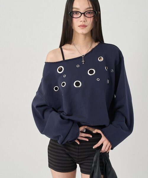 WHO'S WHO gallery（フーズフーギャラリー）の「フロントアイレットオフショルスウェット（スウェット・レディース・チャコールグレー/サックスブルー/カーキ/ネイビー/ライトグレー/レッド・FREE）」の22枚目の写真