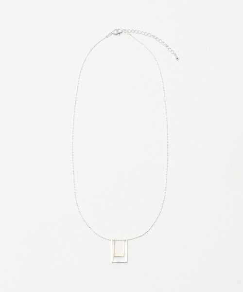 green label relaxing（グリーンレーベルリラクシング）の「＜anisotea＞Two スクエア ネックレス（リング・レディース・シルバー・FREE）」の7枚目の写真
