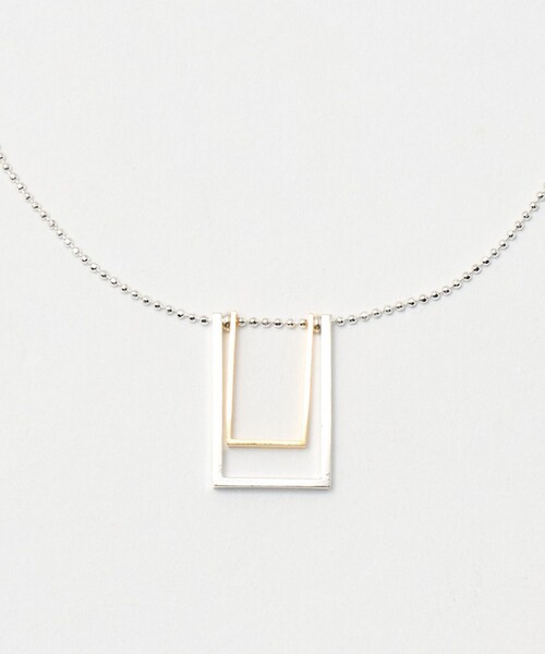 green label relaxing（グリーンレーベルリラクシング）の「＜anisotea＞Two スクエア ネックレス（リング・レディース・シルバー・FREE）」の6枚目の写真