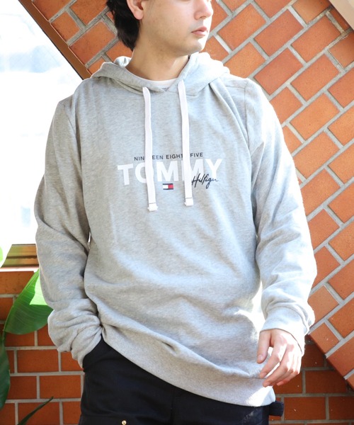 TOMMY HILFIGER(トミーヒルフィガー)の「TOMMY HILFIGER ロゴプルオーバーパーカー裏起毛(パーカー・メンズ・グレー/ネイビー・X-LARGE/MEDIUM/LARGE/SMALL)」の21枚目の写真