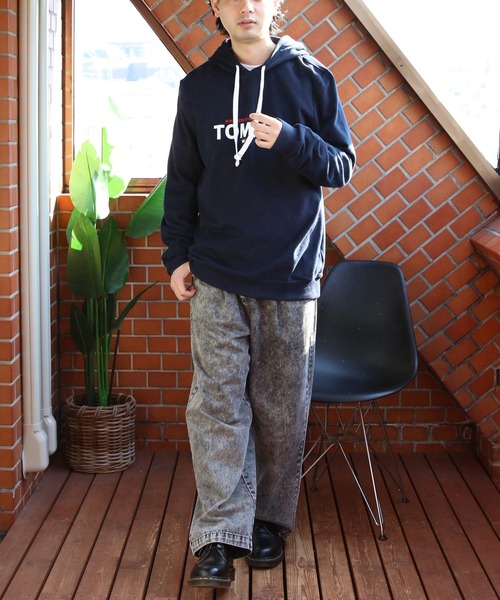 TOMMY HILFIGER(トミーヒルフィガー)の「TOMMY HILFIGER ロゴプルオーバーパーカー裏起毛(パーカー・メンズ・グレー/ネイビー・X-LARGE/MEDIUM/LARGE/SMALL)」の7枚目の写真