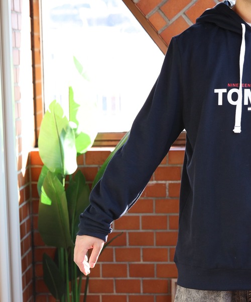 TOMMY HILFIGER(トミーヒルフィガー)の「TOMMY HILFIGER ロゴプルオーバーパーカー裏起毛(パーカー・メンズ・グレー/ネイビー・X-LARGE/MEDIUM/LARGE/SMALL)」の18枚目の写真