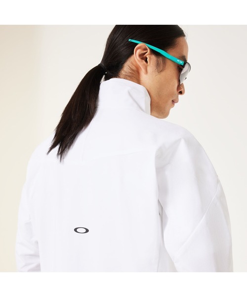 OAKLEY（オークリー）の「オークリーENHANCE TECH JERSEY JACKET 15.0/ジャージ/ジャケット/スポーツ・トレーニング/メンズ/UPF50+/吸汗速乾/4WAYストレッチ/高通気/リフレクター/OAKLEY（ジャージ・メンズ・ブラック/ホワイト・S/M/L）」の7枚目の写真