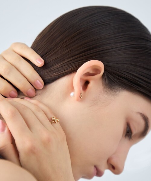 ete（エテ）の「[ハッピーカムカム] ポニー ピアス（ピアス（片耳用）・レディース・イエローゴールド・FREE）」の6枚目の写真