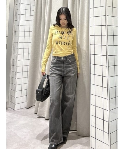 LAGUA GEM(ラグアジェム)の「STAR LETTERING PRINT トップス(Tシャツ/カットソー・レディース・ライトイエロー/グレー/ライトブルー・FREE)」の7枚目の写真
