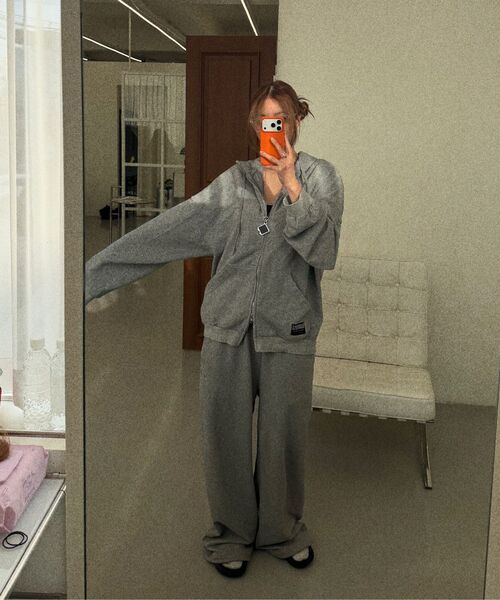 BLACKPURPLE(ブラックパープル)の「シャドーループワイドパンツ Shadow Loop Wide Pants_Melange Gray(スウェットパンツ・レディース・ライトグレー・FREE)」の14枚目の写真