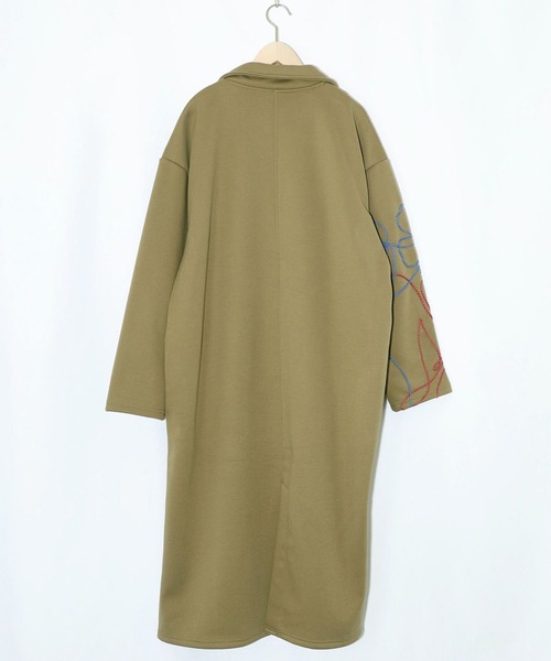 ScoLar（スカラー）の「ScoLar(スカラー) サイン風コード叩き付け ツイル起毛×ボアロングコート（チェスターコート・レディース・チャコールグレー/カーキ・MEDIUM）」の17枚目の写真