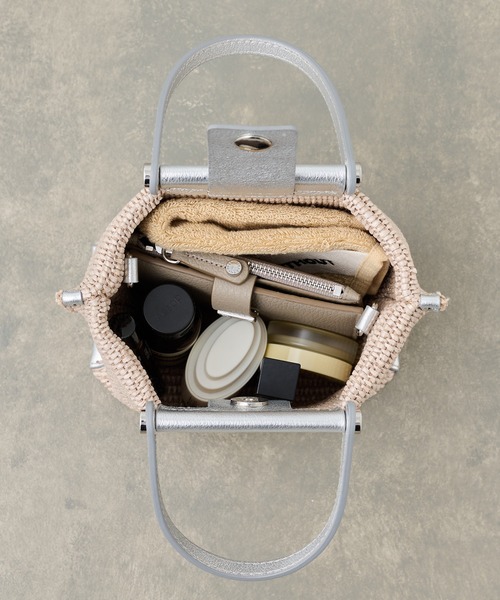 IACUCCI（イアクッチ）の「ソルベット XS PAGLIA/LAMINATO（トートバッグ・レディース・シルバー・FREE）」の4枚目の写真