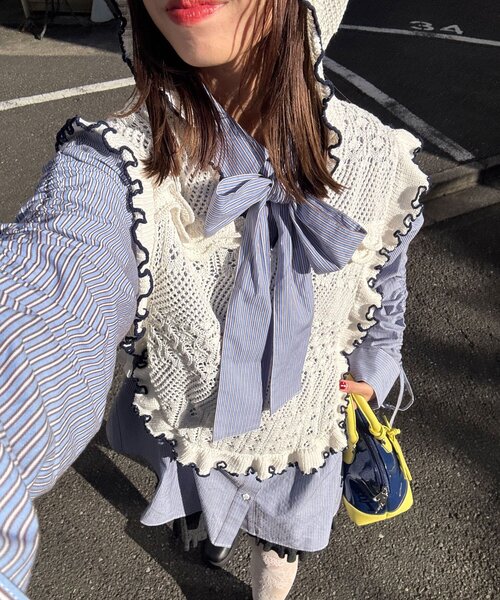 CIAOPANIC(チャオパニック)の「フード付きフリルメローニットベスト(ベスト・レディース・グレー/ホワイト・ONE SIZE)」の3枚目の写真