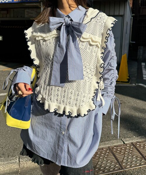 CIAOPANIC(チャオパニック)の「フード付きフリルメローニットベスト(ベスト・レディース・グレー/ホワイト・ONE SIZE)」の6枚目の写真