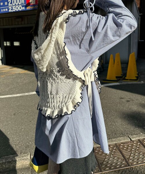 CIAOPANIC(チャオパニック)の「フード付きフリルメローニットベスト(ベスト・レディース・グレー/ホワイト・ONE SIZE)」の7枚目の写真