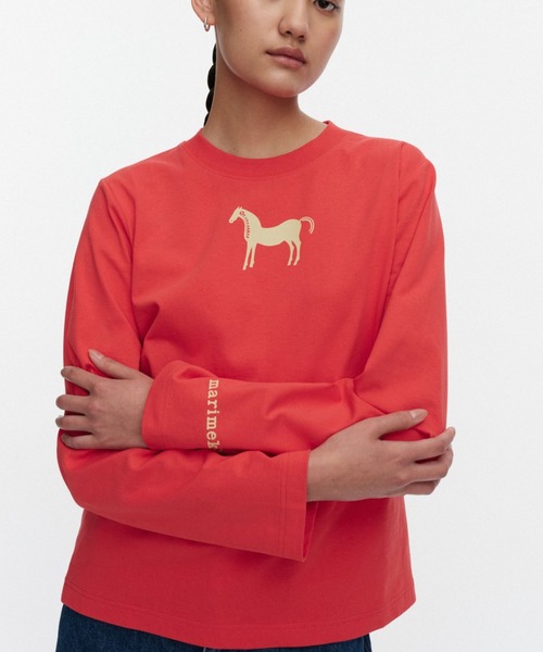 marimekko(マリメッコ)の「【kioski】 Elve Musta Tamma / shirt(Tシャツ/カットソー・レディース・レッド・X-SMALL/SMALL/MEDIUM/LARGE)」の4枚目の写真
