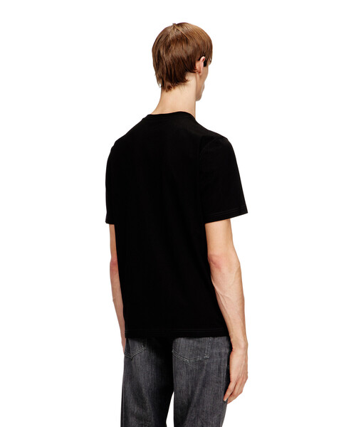 DIESEL（ディーゼル）の「メンズ レギュラーフィットTシャツ T-ADJUST-V8（Tシャツ/カットソー・メンズ・ホワイト/ブラック・XX-LARGE/X-SMALL/X-LARGE/SMALL/XXX-LARGE/LARGE/MEDIUM）」の3枚目の写真