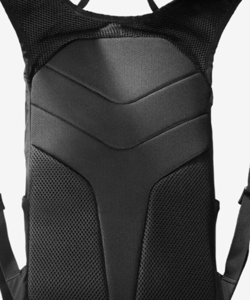 SALOMON（サロモン）の「【SALOMON】TRAILBLAZER 10／サロモン トレイルブレイザー10L バックパック（バックパック/リュック・メンズ・ブラック・FREE）」の9枚目の写真