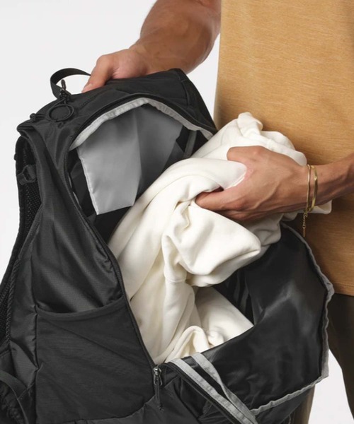 SALOMON（サロモン）の「【SALOMON】TRAILBLAZER 10／サロモン トレイルブレイザー10L バックパック（バックパック/リュック・メンズ・ブラック・FREE）」の3枚目の写真