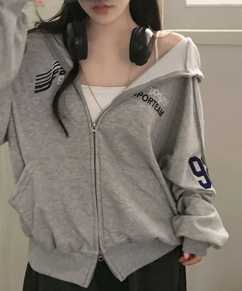 VIVID LADY(ビビッドレディー)の「ダブルジップ ナンバリングプリント スウェットパーカー(パーカー・レディース・ブラウン/ネイビー/グレー/ワイン/ブラック・FREE)」の6枚目の写真