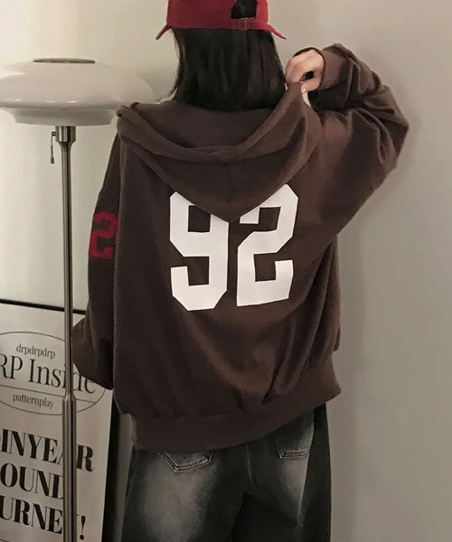 VIVID LADY(ビビッドレディー)の「ダブルジップ ナンバリングプリント スウェットパーカー(パーカー・レディース・ブラウン/ネイビー/グレー/ワイン/ブラック・FREE)」の18枚目の写真