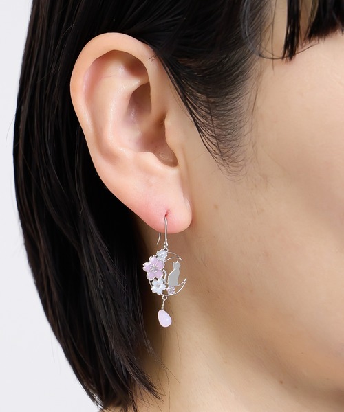 gargle(ガーグル)の「gargle ガーグル:SAKURAシリーズ ネコと夜桜 さくら サクラ 猫 ねこ ピアス(ピアス(両耳用)・レディース・シルバー/ゴールド・FREE)」の4枚目の写真