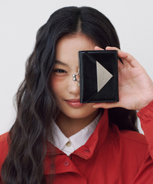 FENNEC | CRINKLE TRIANGLE FRAME WALLET - BLACK(財布)