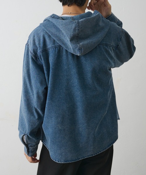 COLONY 2139（コロニートゥーワンスリーナイン）の「デニムフードシャツ（シャツ/ブラウス・メンズ・ブラック/サックスブルー・MEDIUM/LARGE）」の15枚目の写真