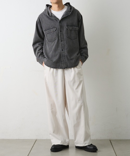 COLONY 2139（コロニートゥーワンスリーナイン）の「デニムフードシャツ（シャツ/ブラウス・メンズ・ブラック/サックスブルー・MEDIUM/LARGE）」の21枚目の写真